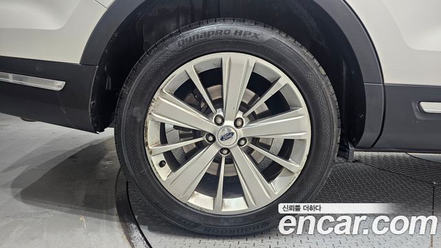 Ford Explorer 2.3 Limited 4WD 5th 2018 — фото 5