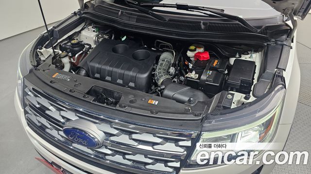 Ford Explorer 2.3 Limited 4WD 5th 2018 — фото 6