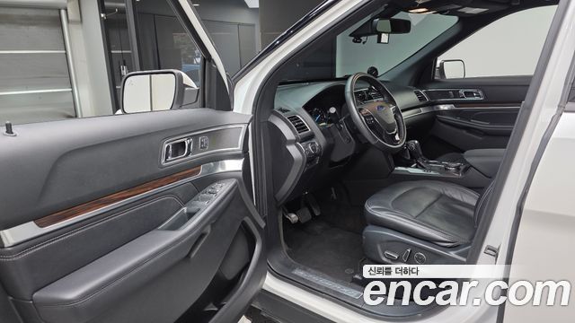Ford Explorer 2.3 Limited 4WD 5th 2018 — фото 10