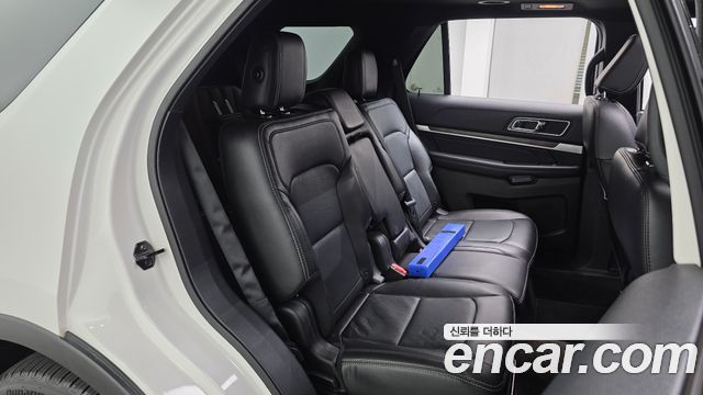 Ford Explorer 2.3 Limited 4WD 5th 2018 — фото 11
