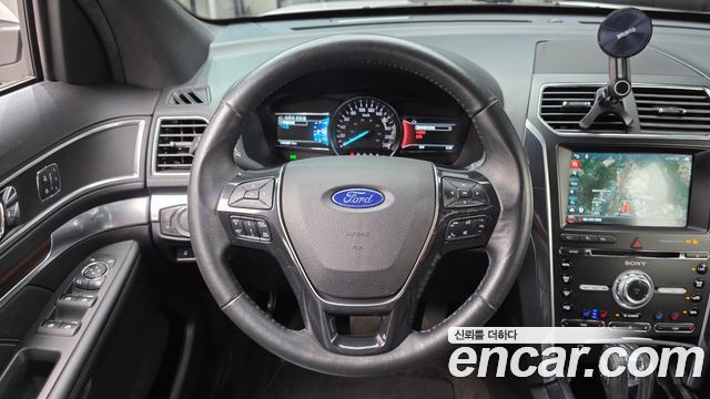 Ford Explorer 2.3 Limited 4WD 5th 2018 — фото 13