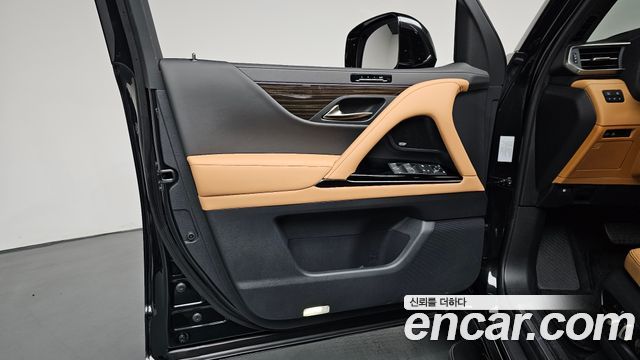 Lexus LX (IV) 700h Luxury 2025 — фото 30
