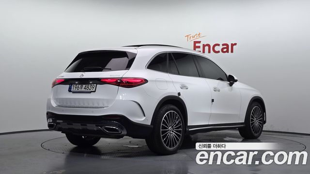 Mercedes-Benz GLC-Class (X254) GLC300 4MATIC AMG Line 2024 — фото 2