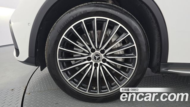 Mercedes-Benz GLC-Class (X254) GLC300 4MATIC AMG Line 2024 — фото 5