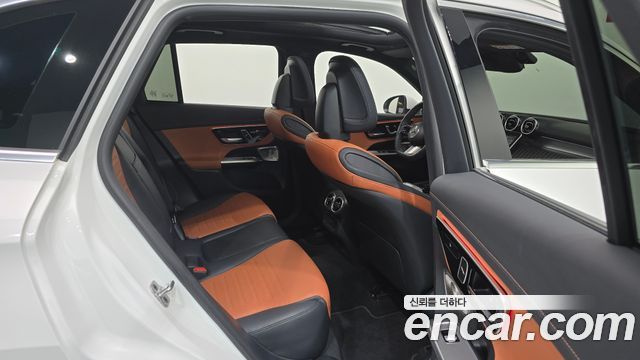 Mercedes-Benz GLC-Class (X254) GLC300 4MATIC AMG Line 2024 — фото 11