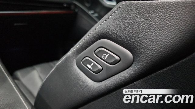 Genesis G80 (RG3) Gasoline 2.5 Turbo AWD 2022 — фото 33