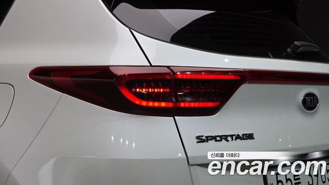 Kia Sportage The Bold Diesel 2.0 2WD Prestige 2019 — фото 23