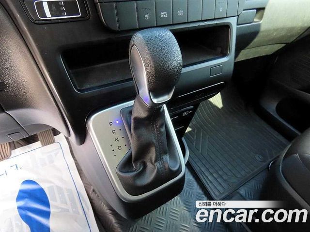 Hyundai Staria Cargo 5-Seater Smart 2023 — фото 10