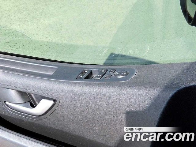 Hyundai Staria Cargo 5-Seater Smart 2023 — фото 15