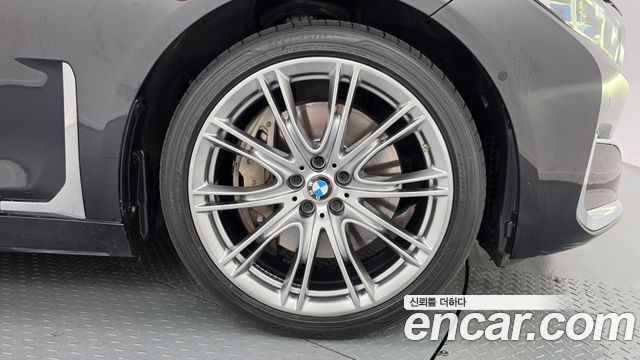 BMW 7 Series (G11) 750Li xDrive Design Pure Excellence 2020 — фото 5