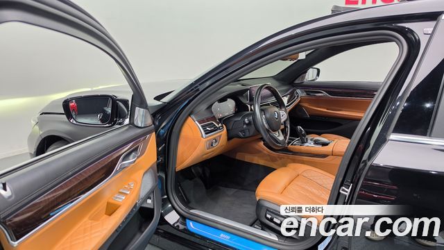 BMW 7 Series (G11) 750Li xDrive Design Pure Excellence 2020 — фото 11