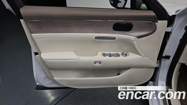 Genesis G90 (RS4) Gasoline 3.5 Turbo e-S/C AWD 2023 — фото 24