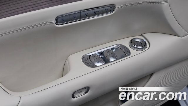 Genesis G90 (RS4) Gasoline 3.5 Turbo e-S/C AWD 2023 — фото 30