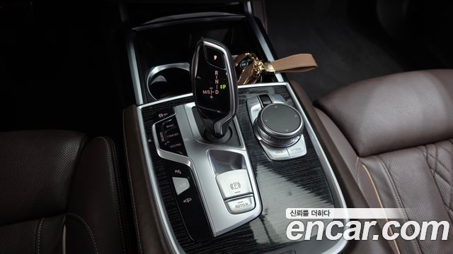 BMW 7 Series (G11) 730d xDrive M Sport 2018 — фото 9