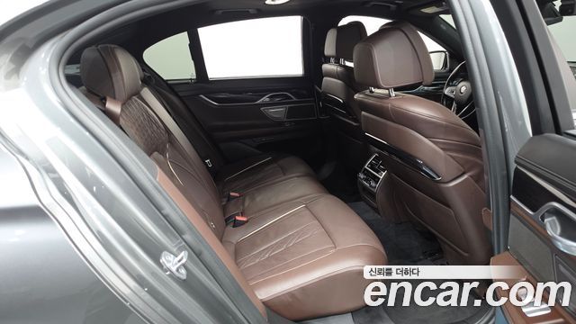 BMW 7 Series (G11) 730d xDrive M Sport 2018 — фото 11