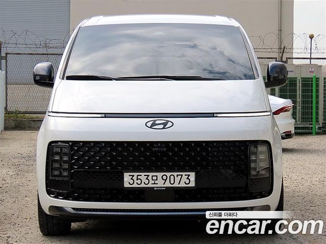 Hyundai Staria L3.5 Lounge 7-Seater Mobility 2025 — фото 1