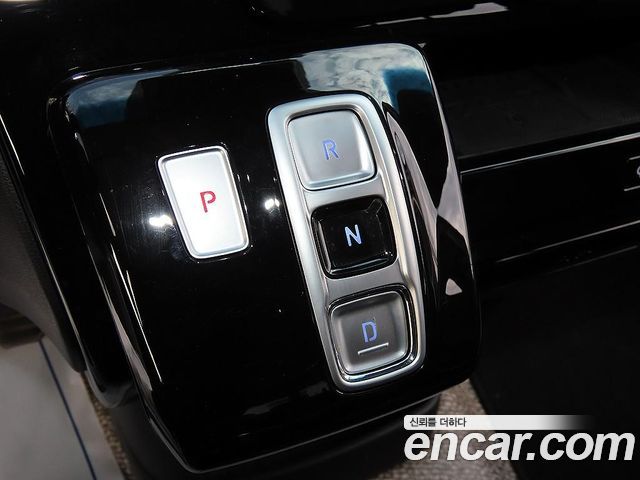 Hyundai Staria L3.5 Lounge 7-Seater Mobility 2025 — фото 16