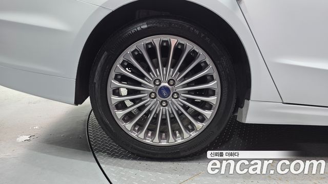Ford Mondeo (IV) 2.0 Titanium 2016 — фото 5