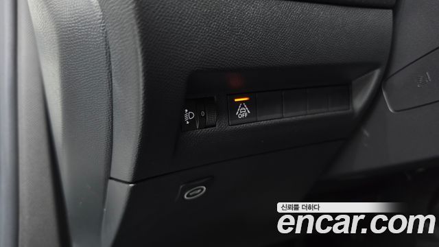 Peugeot 2008 (II) 1.5 BlueHDi Allure 2021 — фото 20