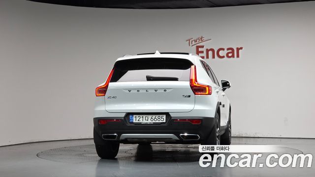 Volvo XC40 T4 Inscription 2019 — фото 4