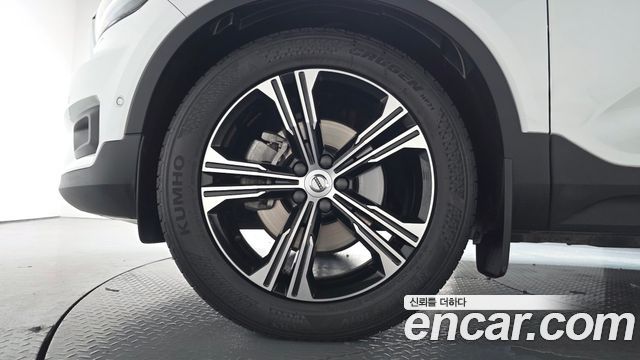 Volvo XC40 T4 Inscription 2019 — фото 5