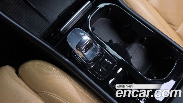 Volvo XC40 T4 Inscription 2019 — фото 9