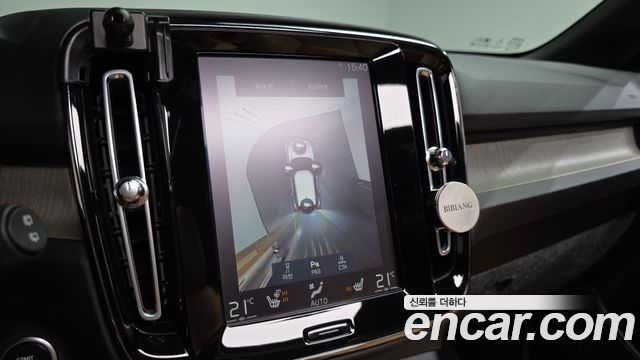 Volvo XC40 T4 Inscription 2019 — фото 15