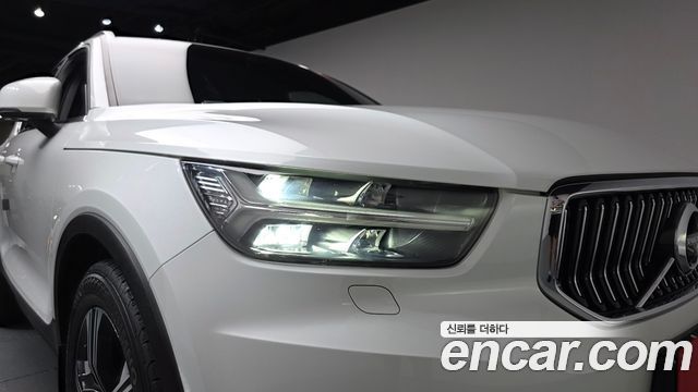 Volvo XC40 T4 Inscription 2019 — фото 22