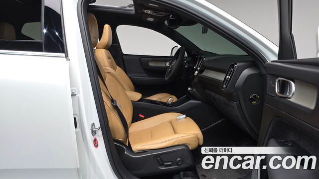 Volvo XC40 T4 Inscription 2019 — фото 26