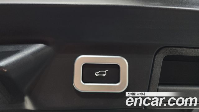 Land Rover Range Rover Velar 3.0 D300 R-Dynamic SE 2018 — фото 19