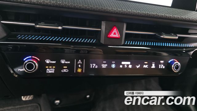 Kia EV6 Long Range Earth 2023 — фото 16