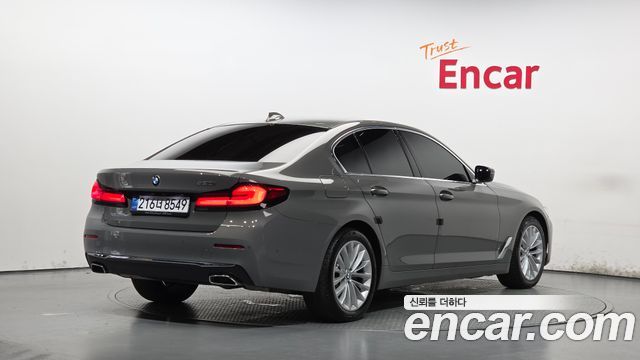 BMW 5 Series (G30) 520i Luxury 2022 — фото 2