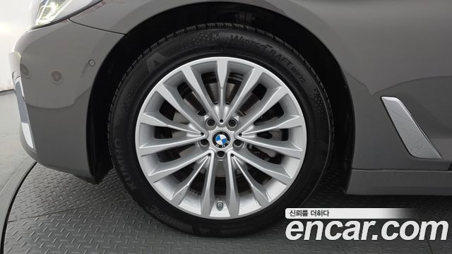 BMW 5 Series (G30) 520i Luxury 2022 — фото 5