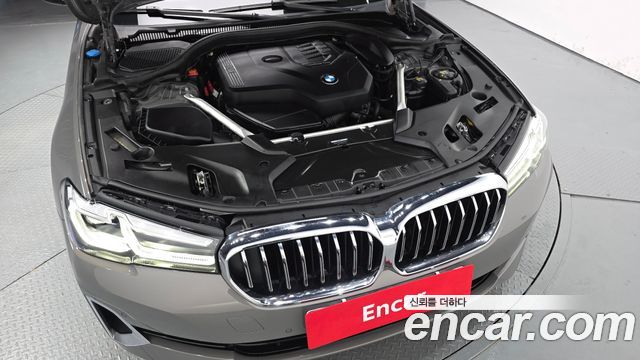 BMW 5 Series (G30) 520i Luxury 2022 — фото 6