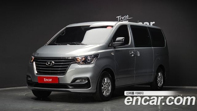 Hyundai Grand Starex Van 5-Seater Smart 2020 — фото 1