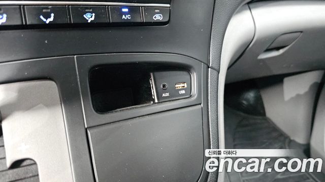 Hyundai Grand Starex Van 5-Seater Smart 2020 — фото 16