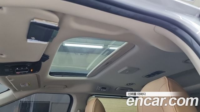 Kia Carnival (IV) HEV 9seater Signature 2025 — фото 17