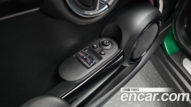MINI Cooper S Classic Third Generation 2022 — фото 15