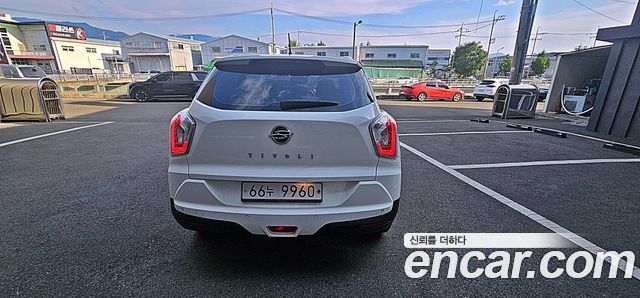 KG Mobility (SsangYong) Tivoli VX 2WD 2015 — фото 3