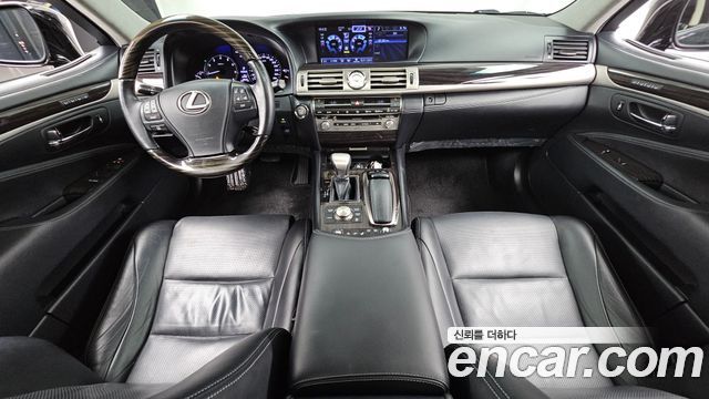 Lexus LS460L 5-seats Ottoman 2013 — фото 7