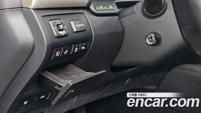 Lexus LS460L 5-seats Ottoman 2013 — фото 16