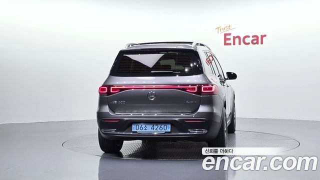 Mercedes-Benz EQB (X243) EQB300 4MATIC Electric Art 2024 — фото 4