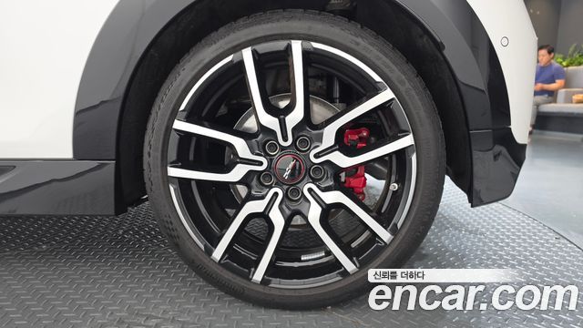 MINI Cooper S (IV) JCW 2025 — фото 21