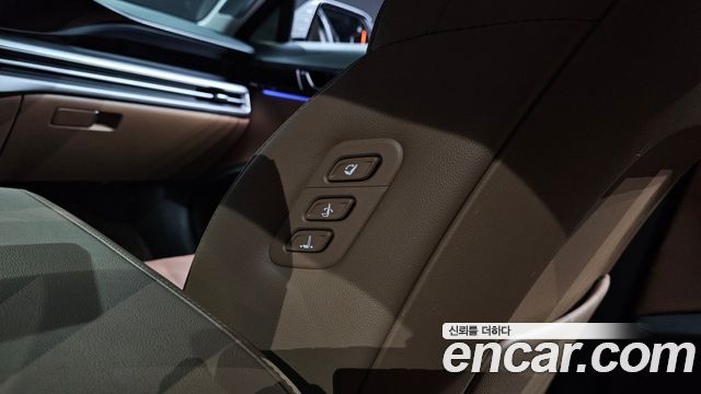Hyundai Grandeur (GN7) 2,5 Gasoline 2WD Exclusive 2023 — фото 20