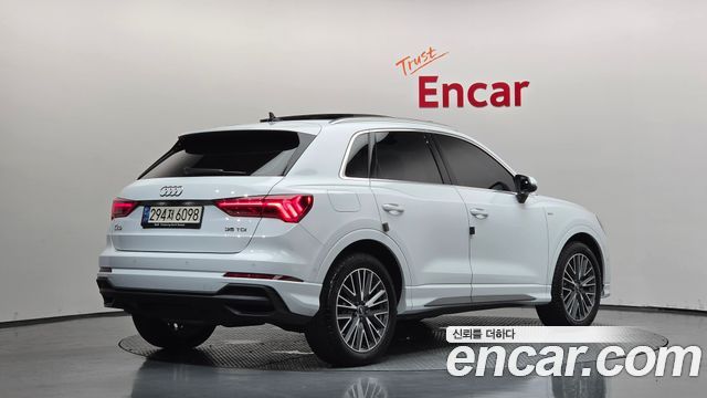 Audi Q3 (F3) 35 TDI Premium 2023 — фото 2