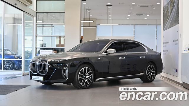 BMW 7 Series (G70) 740i xDrive M Sport