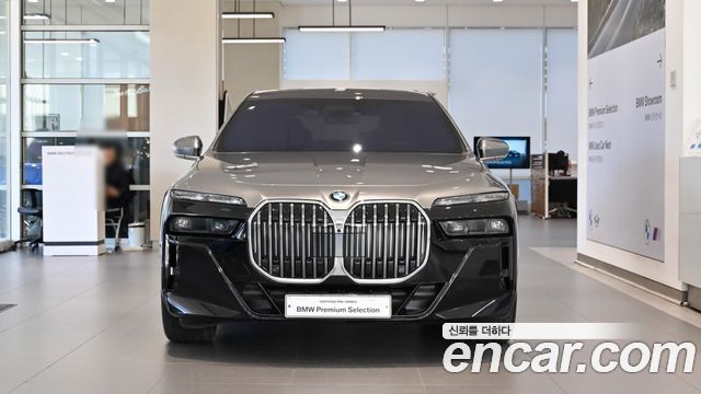 BMW 7 Series (G70) 740i xDrive M Sport 2025 — фото 2