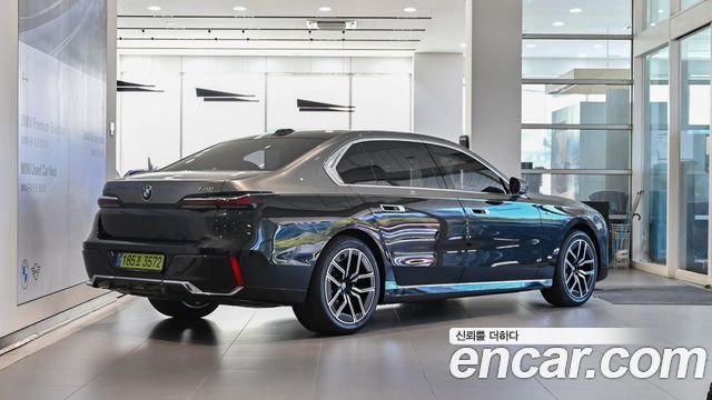 BMW 7 Series (G70) 740i xDrive M Sport 2025 — фото 4
