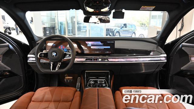 BMW 7 Series (G70) 740i xDrive M Sport 2025 — фото 8