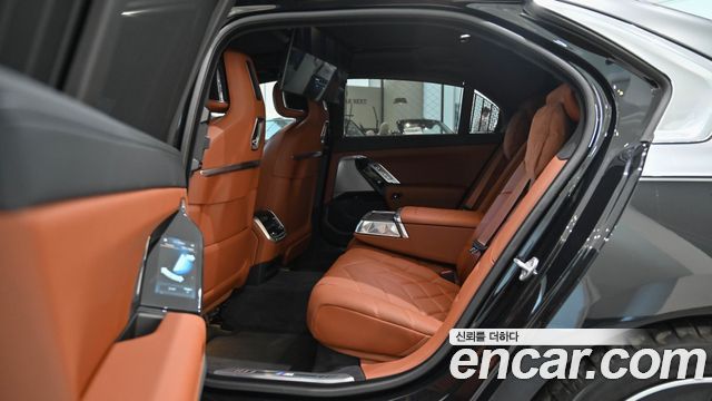BMW 7 Series (G70) 740i xDrive M Sport 2025 — фото 10